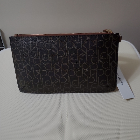 Large monogramme wristlet clutch - Picture 7 of 9